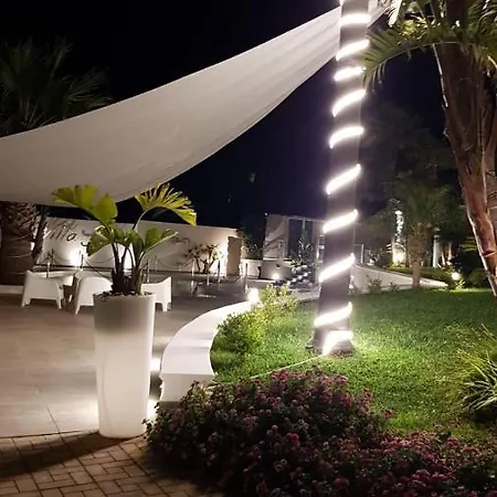 Jolie Villa